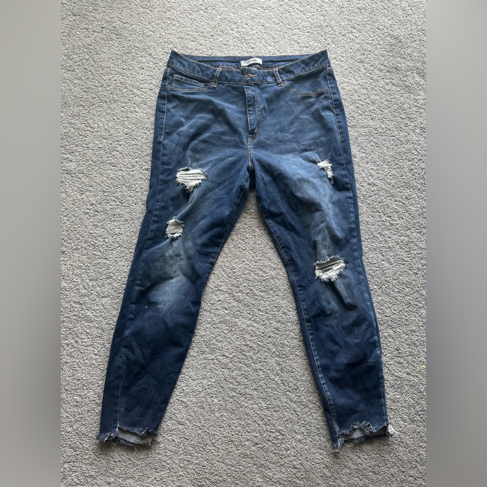 Refuge distressed dark denim skinny jeans size 18